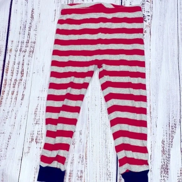 Carters Christmas pajama set size 24 months - Picture 2 of 6